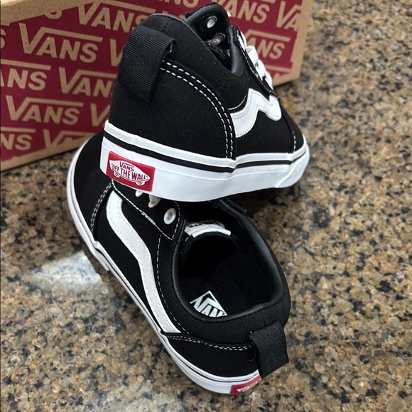 NEW Vans Black and White Sneakers - Picture 3 of 6